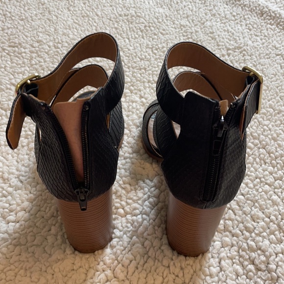 🔴SOLD🔴BRAND NEW Qupid Strappy Heels - Picture 4 of 9